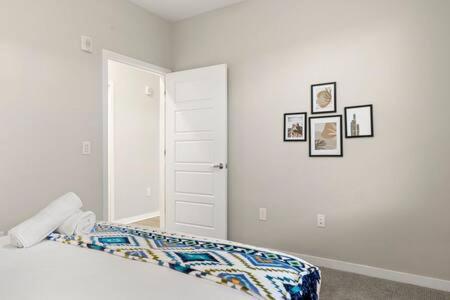 Paradise Cozysuites With Pool And Jacuzzi 11 * Phoenix