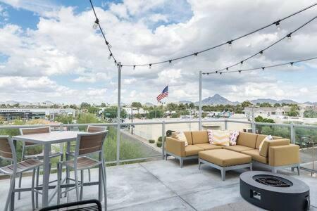 Paradise Cozysuites With Pool And Jacuzzi 11 Phoenix
