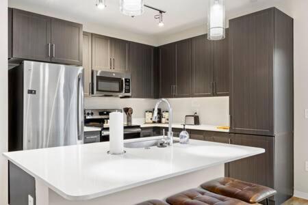 Paradise Cozysuites With Pool And Jacuzzi 11 * Phoenix