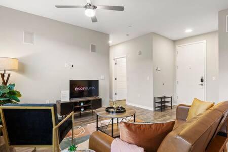 Paradise Cozysuites With Pool And Jacuzzi 11 Phoenix