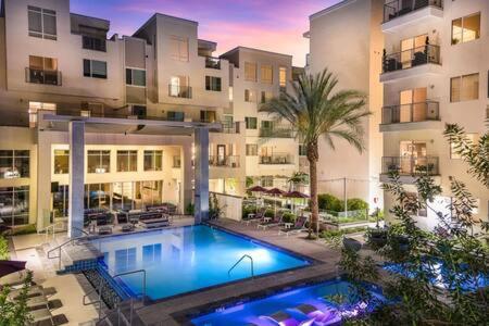 Paradise Cozysuites With Pool And Jacuzzi 11 * Phoenix